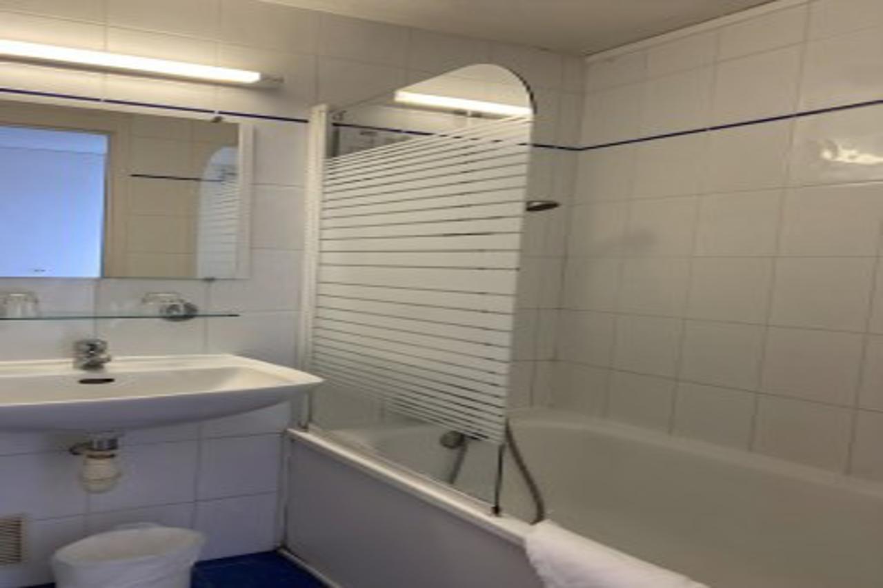 Shelder Hotel - Cherbourg En Cotentin - Equeurdreville Екстер'єр фото